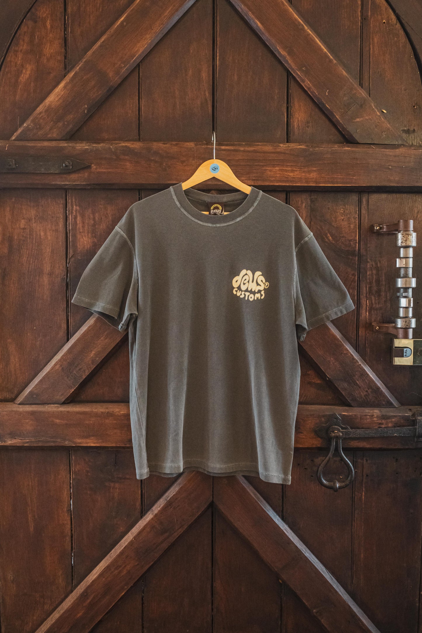 DEUS. Debris Reverse Tee. Grey