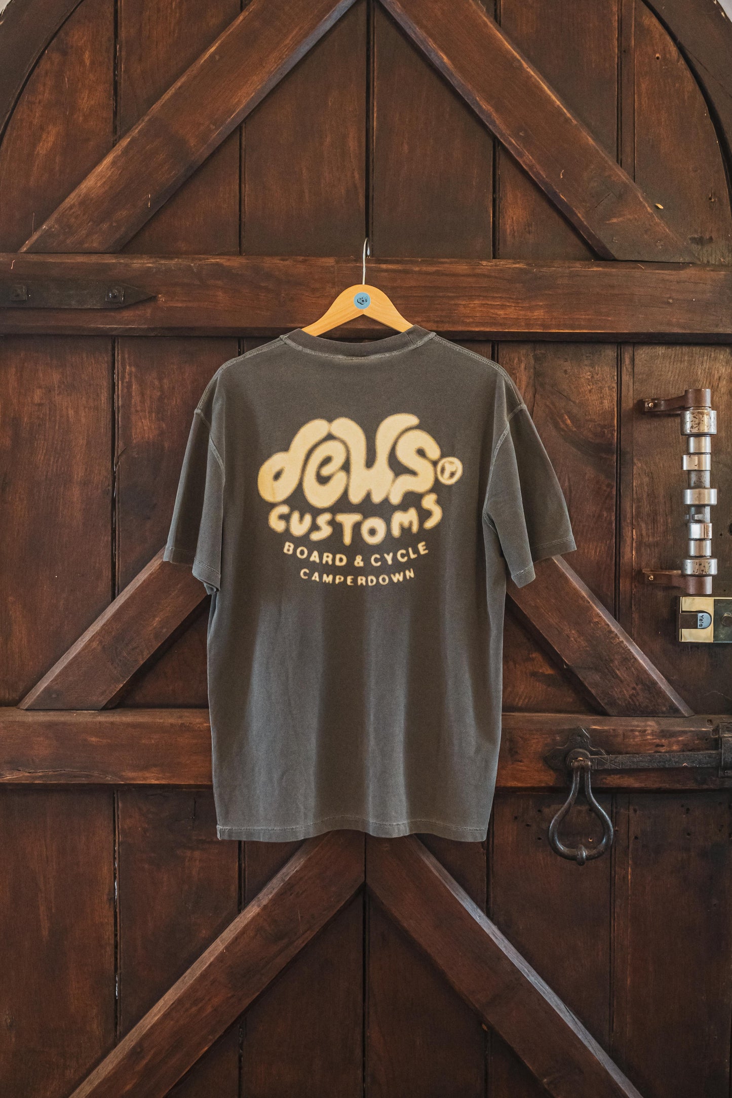 DEUS. Debris Reverse Tee. Grey